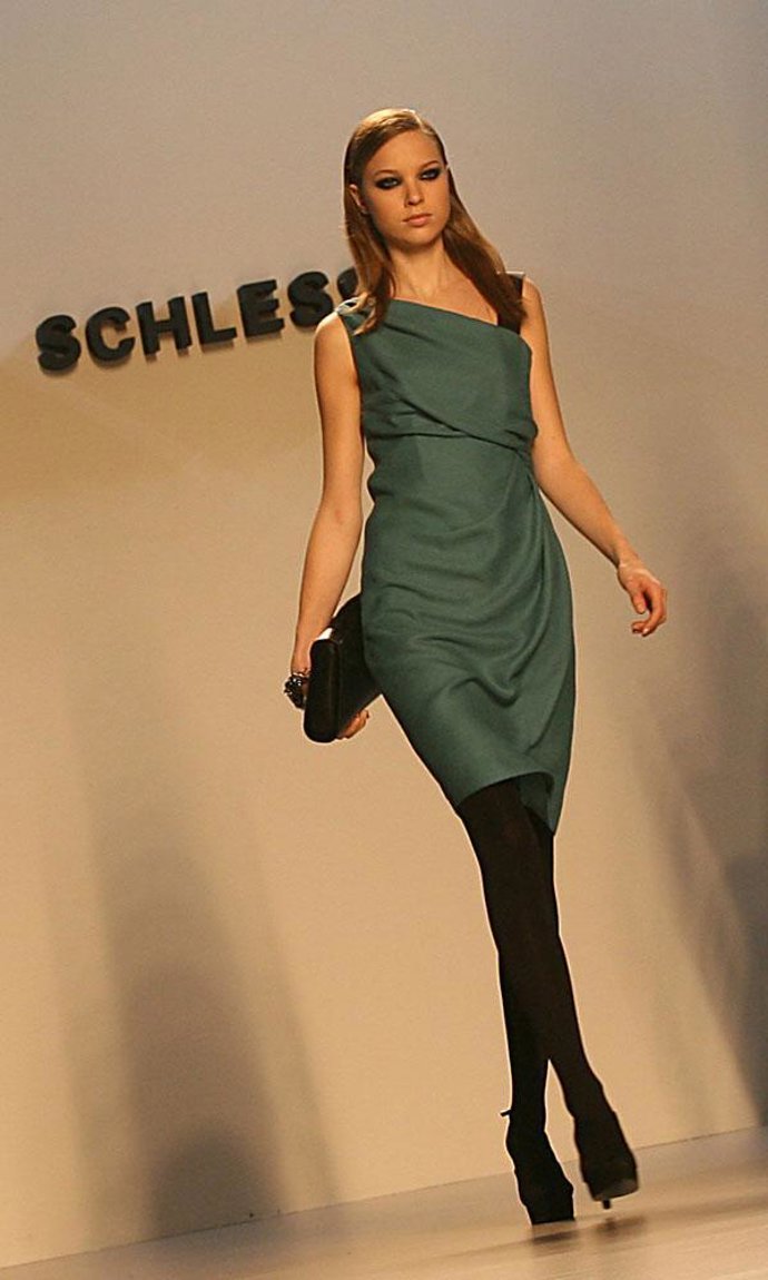 Schlesser exhibe en Cibeles sofisticación y contraste