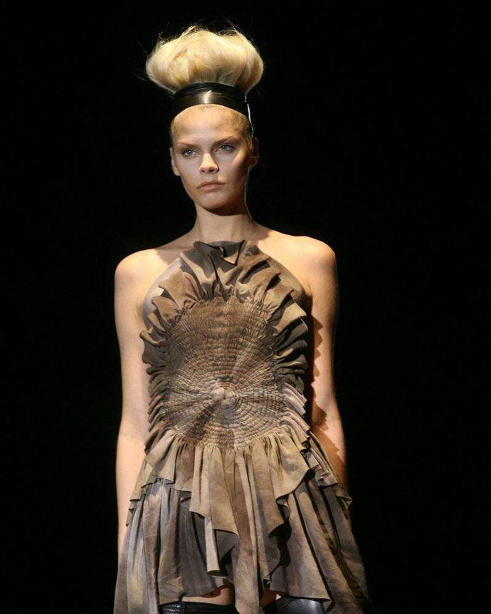 José Miró lleva a Cibeles una colección sobria y otoñal