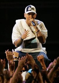 Eminem demanda a su propia discográfica