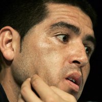 Riquelme anuncia que deja la selección: "No puedo trabajar con una persona que la que no coincido en nada"