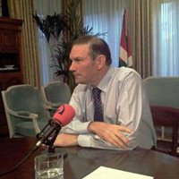 Ibarretxe afirma que el PNV "seguirá dirigiendo este país, sea desde donde sea"