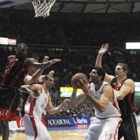 Olympiacos toma el Buesa Arena