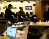 Cospedal defiende a Ana Mato: "Lo que hace un marido no arrastra a la mujer"