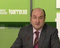 PNV critica a López por "su idilio" con el PP 