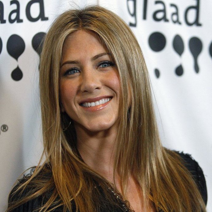 Jenifer Aniston dejó a su novio por culpa de Internet 