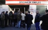 El paro alcanzó en España el 15,5% en febrero, el más alto de Europa