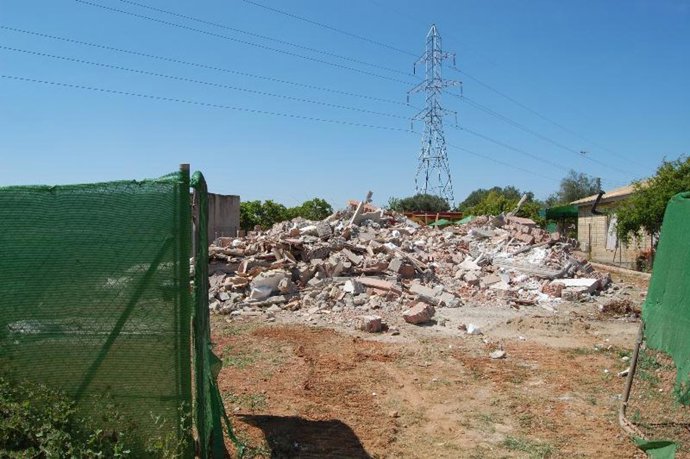 Estado de la vivienda ilegal tras la demolición