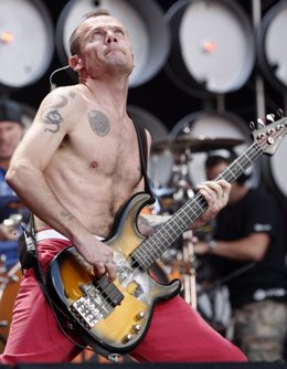 El bajista de los Red Hot Chili Peppers, Flea