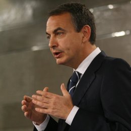 Zapatero, en rueda de prensa de Moncloa