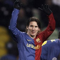 Messi, con problemas estomacales, no entrena con el grupo aunque no peligra su presencia ante el Sevilla