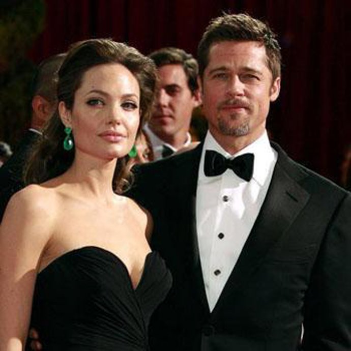 Brad Pitt deja a Angelina Jolie por "egoísta"