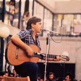 El cantautor valenciano Raimon