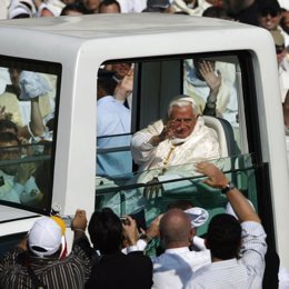 Papa en papamóvil en Israel