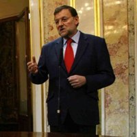 Rajoy urge a que las ayudas directas se aprueben cuanto antes para no "parar" la venta de coches