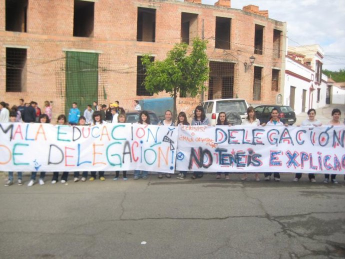 Concentración de alumnos ante las bajas de profesores