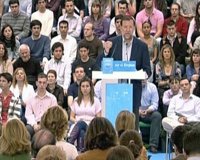Rajoy tacha de "ladrillazo" la eliminación de la deducción por vivienda y dice que Zapatero "no convence a nadie"