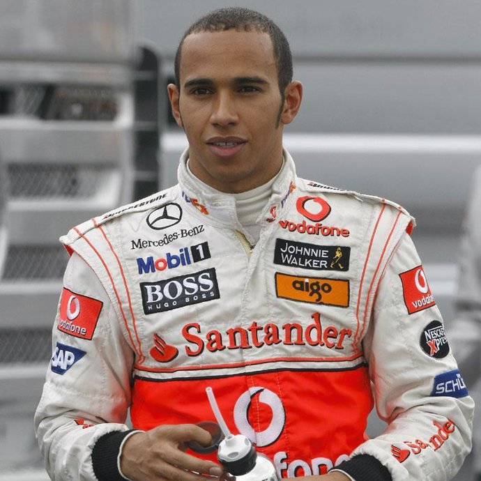 Hamilton enseña a conducir a Beyoncé