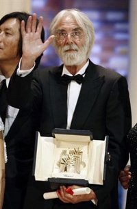 El austriaco Michael Haneke gana la Palma de Oro de Cannes con 'The white ribbon'