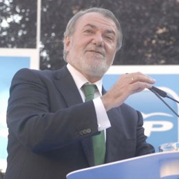 Mayor Oreja en mitín electoral