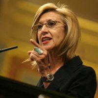 Rosa Díez a Zapatero sobre las jóvenes de 16 años: "Los padres no pueden interferir, pero tú sí"