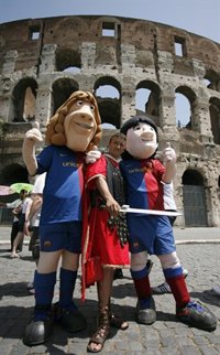 Miles de seguidores del Barça y el Manchester empiezan a invadir Roma