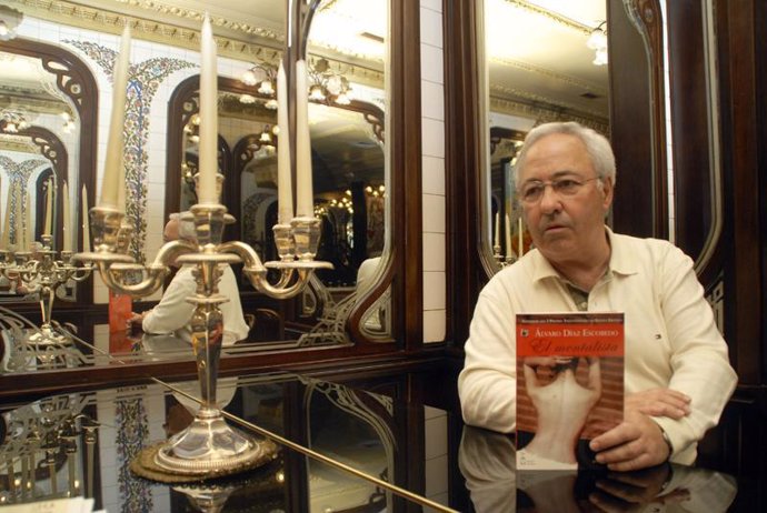 El escritor Álvaro Díaz Escobedo presenta 'El Mentalista'