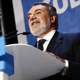 Mayor Oreja en un mitín