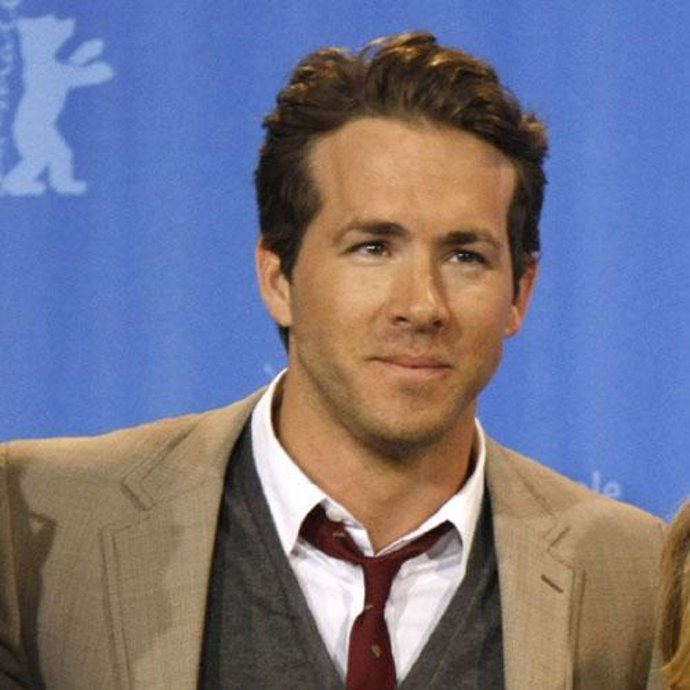 Ryan Reinolds le propuso matrimonio a Scarlett por SMS
