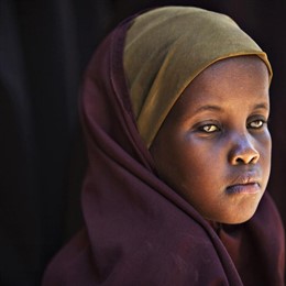 Niña refugiada somalí