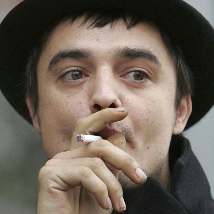 Doherty, arrestado por consumir heroína en vuelo
