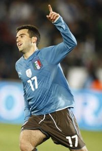 Rossi saca a Italia de un apuro frente a EEUU                            