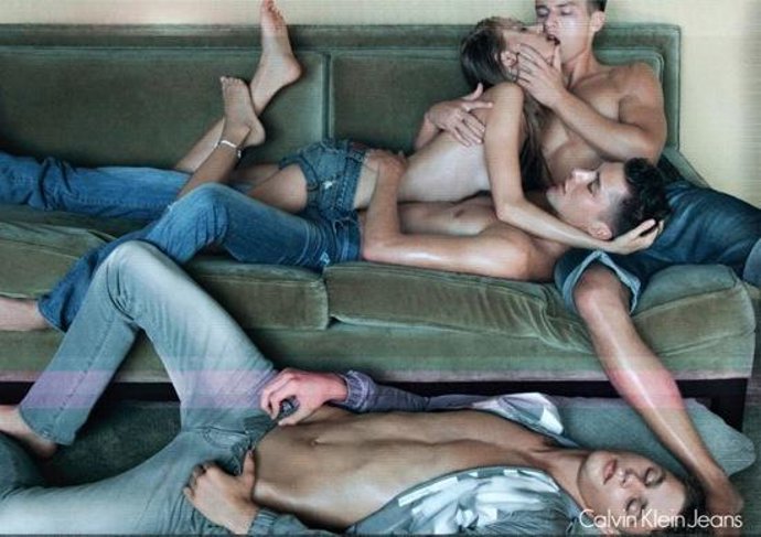 El polémico anuncio de la orgía de Calvin Klein