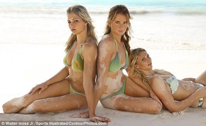 Las tenistas Maria Kirilenko, Daniela Hantuchova y Tatiana Golovin posan para Sp