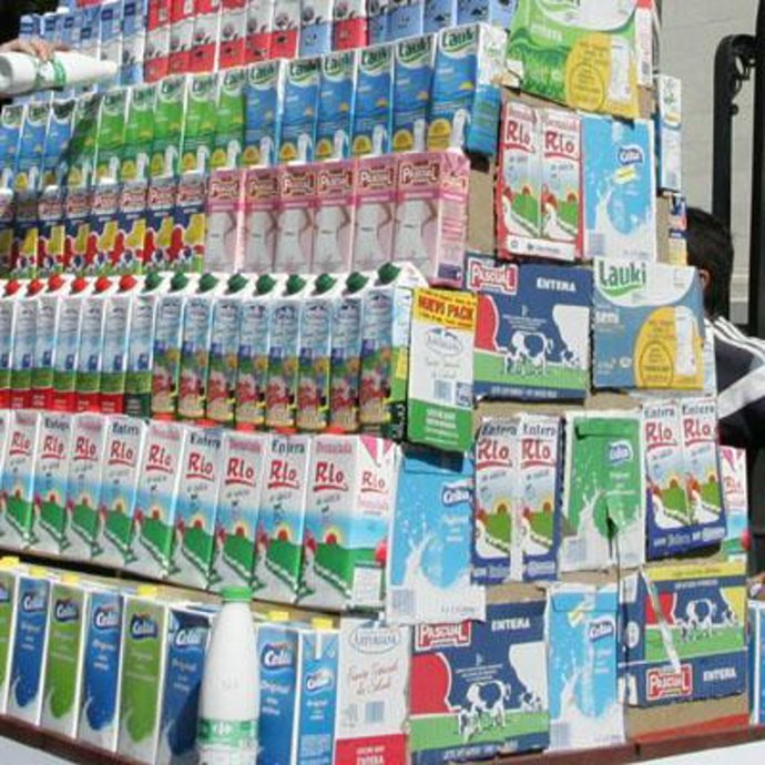 Beber leche desnatada en el desayuno ayuda a perder peso