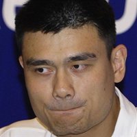 Los Rockets anuncian que Yao Ming estará de baja indefinidamente al no lograr recuperarse de su lesión