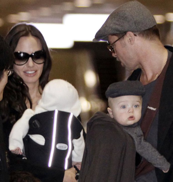 Brad Pitt y Angelina Jolie con sus gemelos Vivienne y Knox