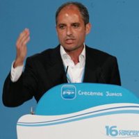 Camps promete a Rajoy un millón y medio de votos valencianos para llevarle a la "victoria necesaria" en 2012