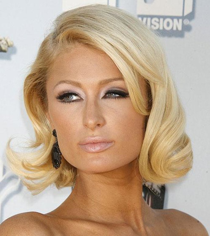 Paris Hilton carga contra los periodistas