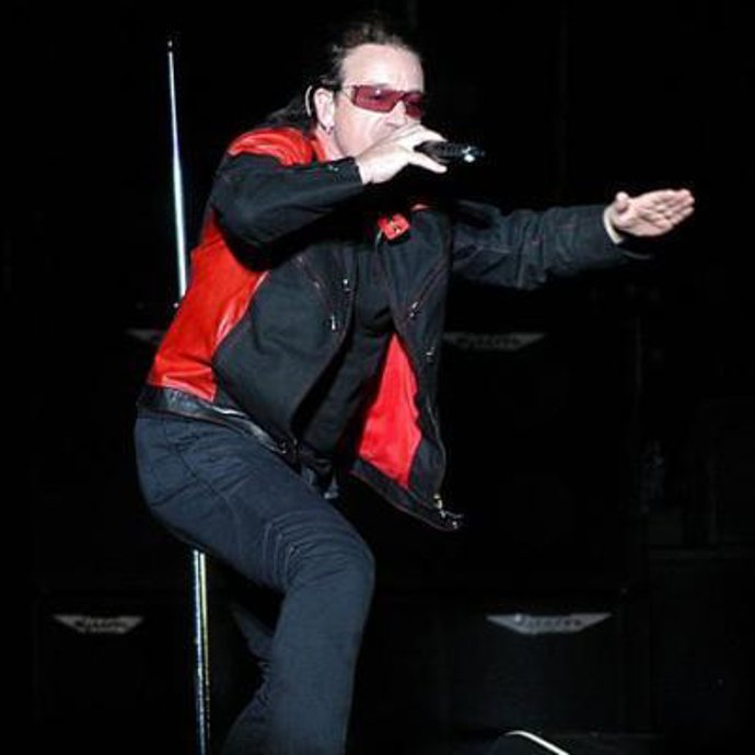 U2 estrena en Barcelona su escenario de 360 grados