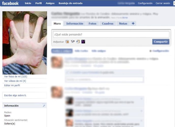 Perfil de un niño en la red social Facebook