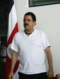 Zelaya pide a los militares que regresen a los cuarteles y dejen de "reprimir al pueblo"