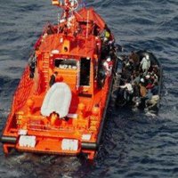 Salvamento Marítimo rescata a 12 inmigrantes a bordo de una patera a 30 millas de Cabo de Palos (Cartagena)