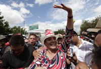 La esposa de Zelaya encabeza manifestaciones en Honduras contra el golpe de Estado