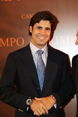 El diestro en el acto publicitario de la firma de camisas.