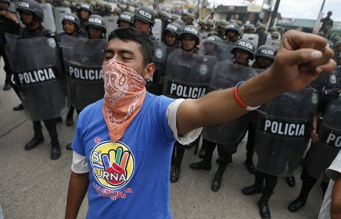 Revuelta en Honduras por la llegada de Zelaya
