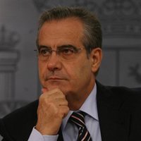 El Gobierno acepta prolongar durante un año los 420 euros para los parados sin ayudas