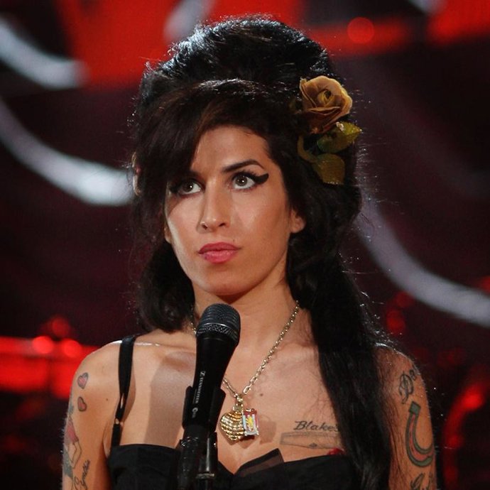 Amy Winehouse quiere grabar un disco en lengua caribeña