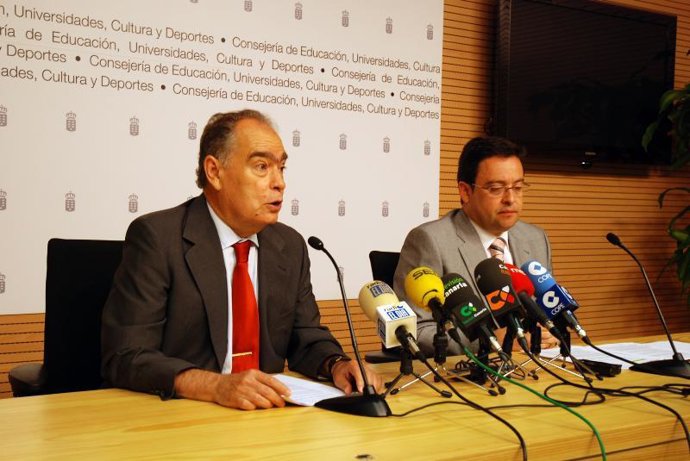 El viceconsejero de Educación y Universidades, Gonzalo Marrero, que compareció j