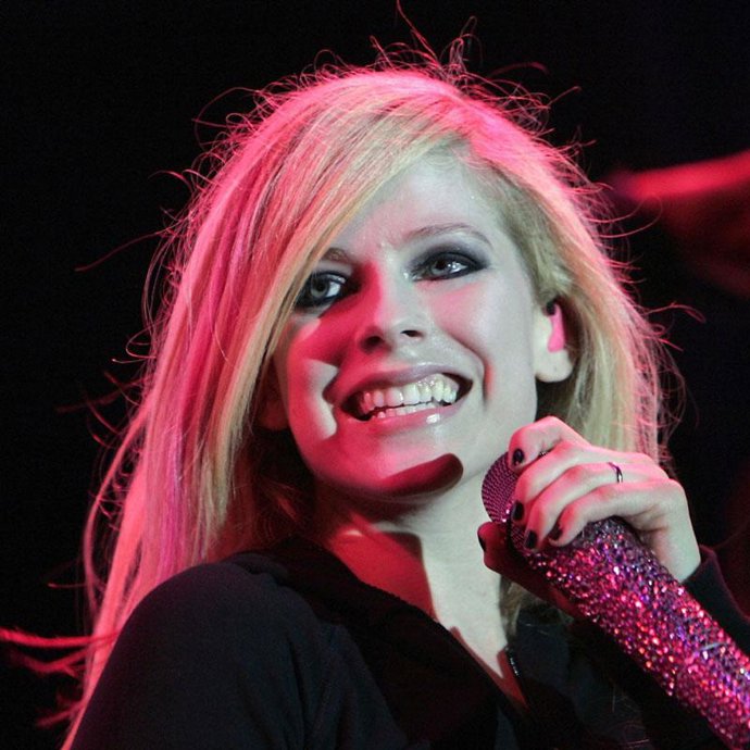 Avril Lavigne estrenará nuevo disco y fragancia en 2010