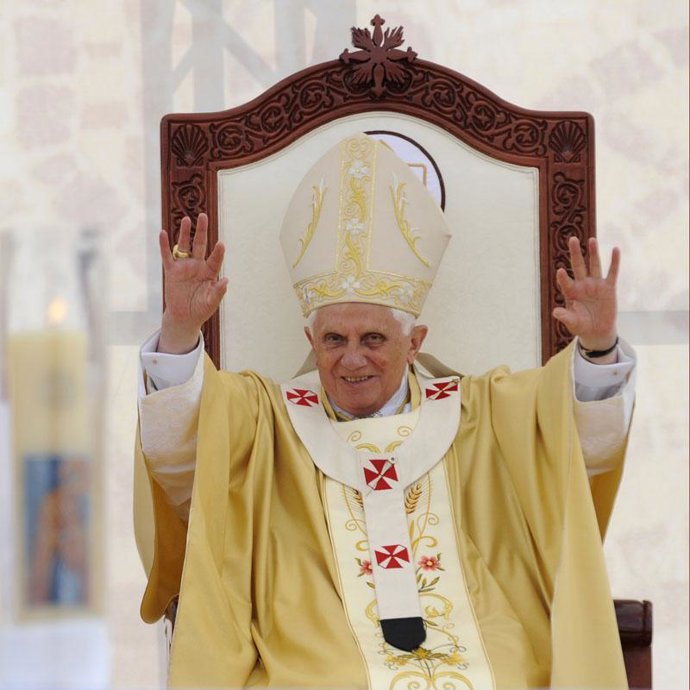 El Papa prueba con la música